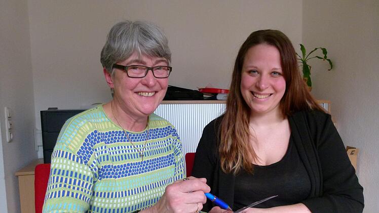 Stellvertretend für das ganze "Team Kunigunde" berichten ClaudiaDworazik (links) und Johanna Chlechowitz über die Neuausrichtung desdiözesanen Frauenfestes. Foto: Marion Krüger-Hundrup