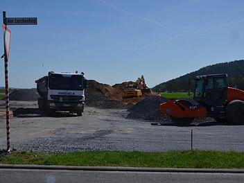 Am Lerchenfeld wird schon für Burger King gebaggert. Rainer Lutz