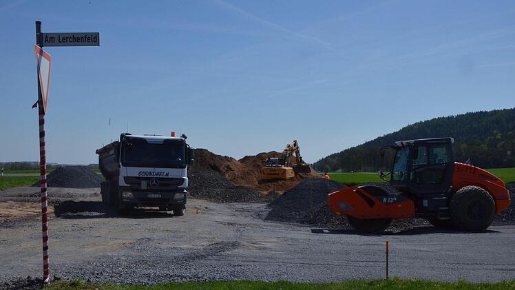 Am Lerchenfeld wird schon für Burger King gebaggert. Rainer Lutz