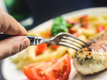 60 Tage ohne zu essen? Das kann ein Mensch theoretisch schaffen. Foto: JESHOOTS-com/pixabay.com.
