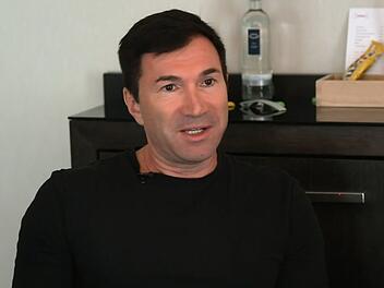 "Daniela Katzenberger" Lucas Cordalis machte die Internet-Kritik an seiner zehnjährigen Tochter Sophia sichtlich zu schaffen.