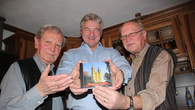 Die Staffelsteiner Blasmusik löste sich nach 60-jährigem Bestehen auf. Es war ein langer Prozess, der keinem Mitglied leicht fiel. Michael Diller, Franz Riedl und Peter Zapf (von links) wickelten die Auflösung gemeinsam ab. Foto: Matthias Einwag