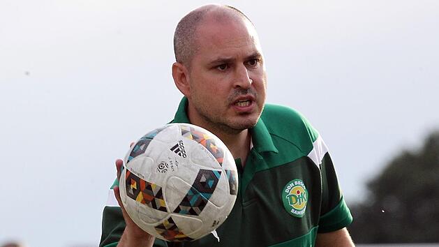 Mario Bail, der vor einem Jahr das Traineramt von Gerd Schimmer &uuml;bernahm, bleibt auch in der kommenden Saison Coach des Fu&szlig;ball-Bayernligisten DJK Don Bosco Bamberg. spirtpress