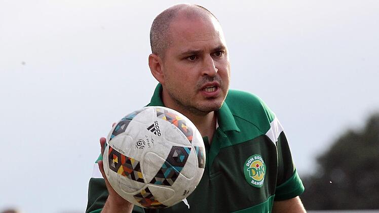 Mario Bail, der vor einem Jahr das Traineramt von Gerd Schimmer &uuml;bernahm, bleibt auch in der kommenden Saison Coach des Fu&szlig;ball-Bayernligisten DJK Don Bosco Bamberg. spirtpress