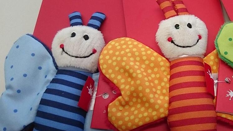 In manchen Gemeinden im Kreis Kronach gibt es für Neugeborene als Begrüßungsgeschenk Babyutensilien, beispielsweise ein Stofftier. Foto: Stadt Ludwigsstadt