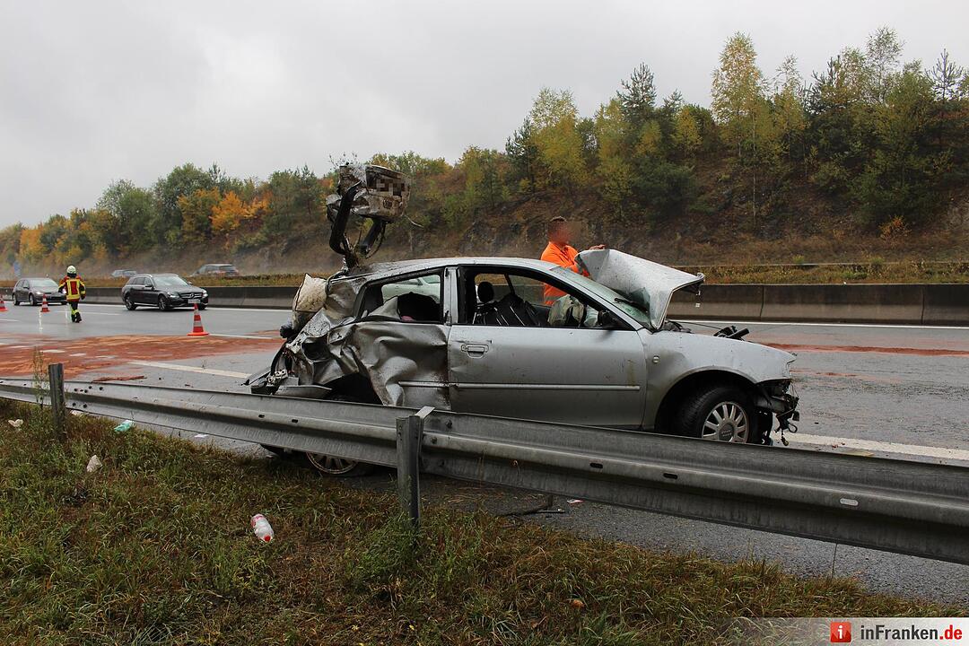 A9 bei Pegnitz - Auto komplett beschädigt