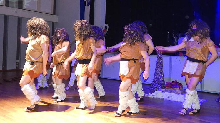 Das Männerballett "Ranzentänzer" waren mehr als ein Blickfang.