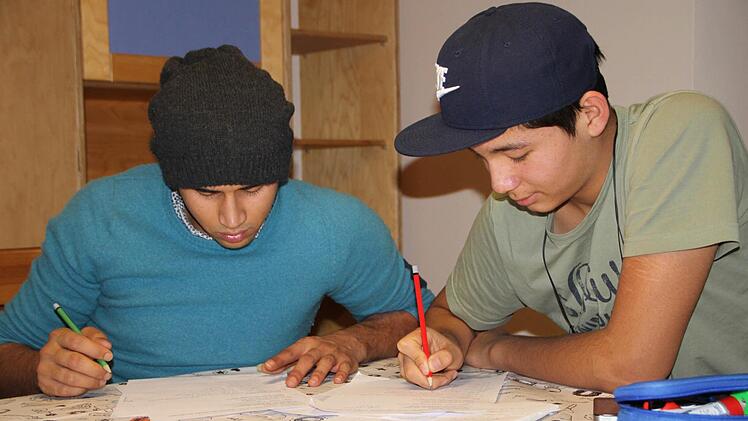 Hier werden Hausaufgaben gemacht. Foto: Ulrike Müller