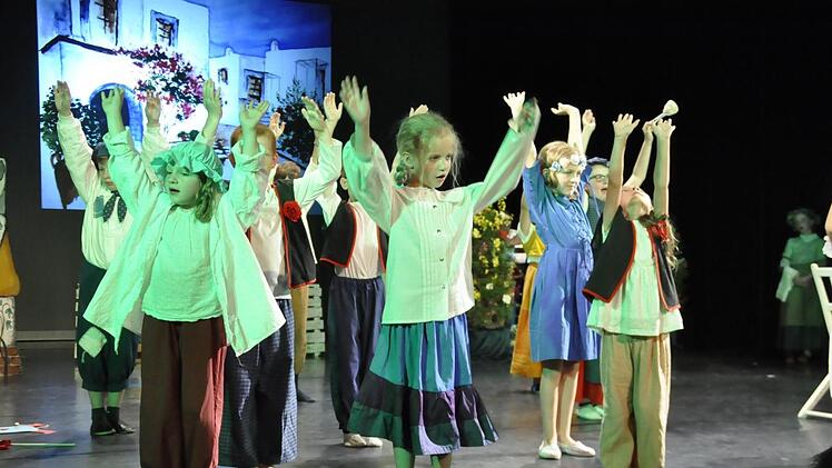"Die Schöne und das Biest" : Aufführung des Kindermusicals des Herz Jesu Kinder- und Jugendchores und der Musikschule Bad Kissingen Foto: Peter Klopf
