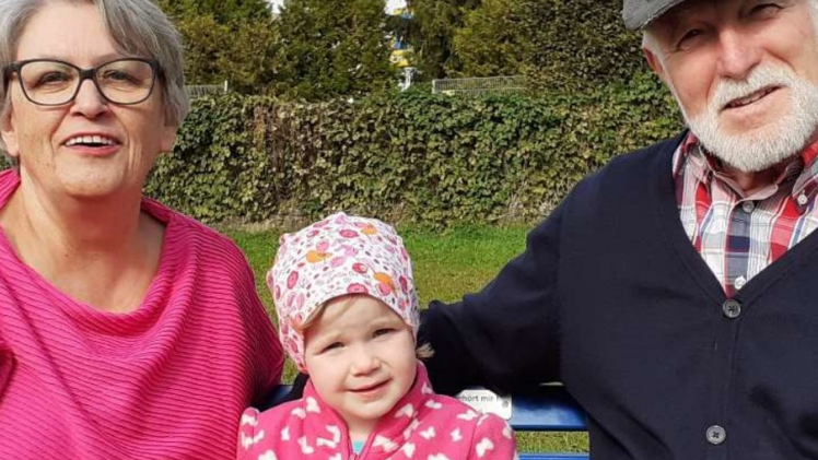 Dettelbach: Seniorenpaar geht im Projekt "Gro&szlig;eltern auf Zeit" auf - "was kann es Sch&ouml;neres geben"