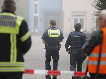 Erlangen: Albert-Schweizer-Gymnasium wegen Bombendrohung durchsucht - das droht den T&auml;tern