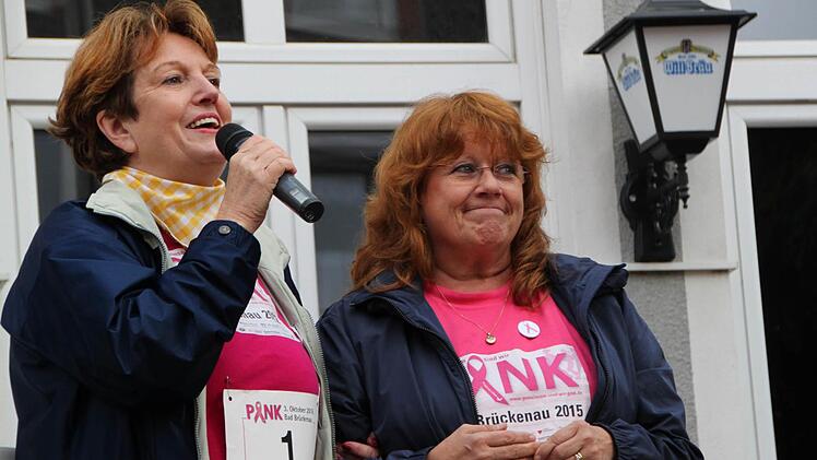 Pinklauf 2016 Foto: Bürgermeisterin Brigitte Meyerdierks (links) und Renate Haidinger Foto: Ulrike Müller