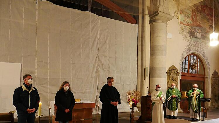 Im Gottesdienst wurden die hauptamtlichen Seelsorger des Pastoralen Raumes Münnerstadt vorgestellt. Foto: Heike Beudert