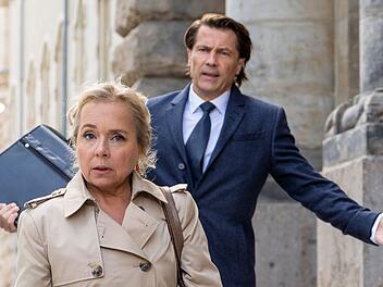 Sie sind das Traumpaar schlechthin: ChrisTine Urspruch und Wolfram Grandezka verkörpern in der ARD-Reihe zwei Anwälte, die zwar vor Gericht unterschiedliche Positionen vertreten, privat aber fast immer harmonieren ...
