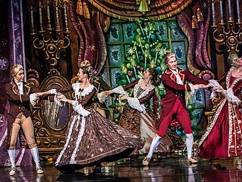 Tschaikowskys "Nussknacker" beeindruckte im Coburger Kongresshaus. Seit etwas mehr als einem Jahrhundert gibt es die Tradition, Märchen in der Weihnachtszeit zu erzählen oder im Theater aufzuführen. Foto: Jochen Berger