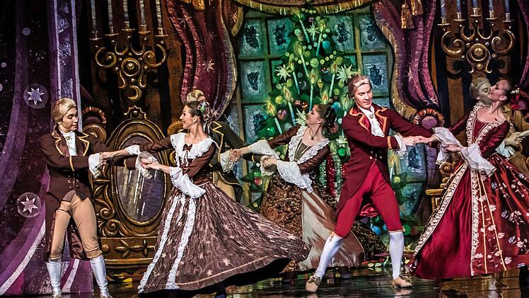 Tschaikowskys "Nussknacker" beeindruckte im Coburger Kongresshaus. Seit etwas mehr als einem Jahrhundert gibt es die Tradition, Märchen in der Weihnachtszeit zu erzählen oder im Theater aufzuführen. Foto: Jochen Berger