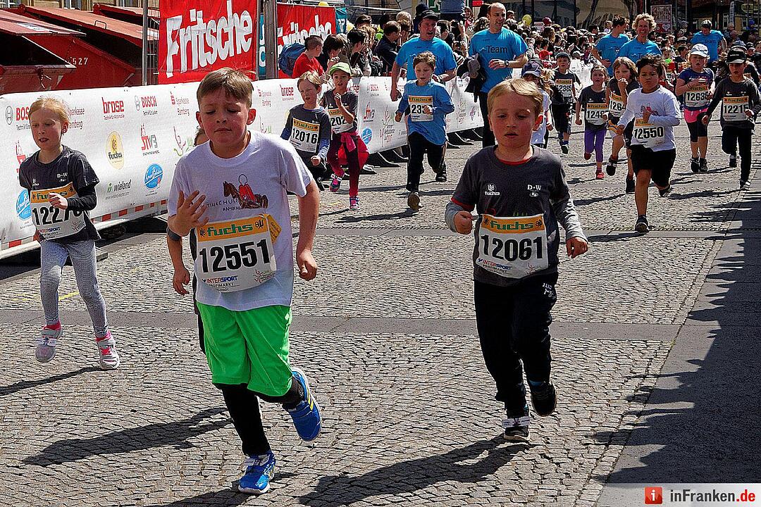 Weltkulturerbelauf 2017 in Bamberg: Der Zieleinlauf am Maxplatz