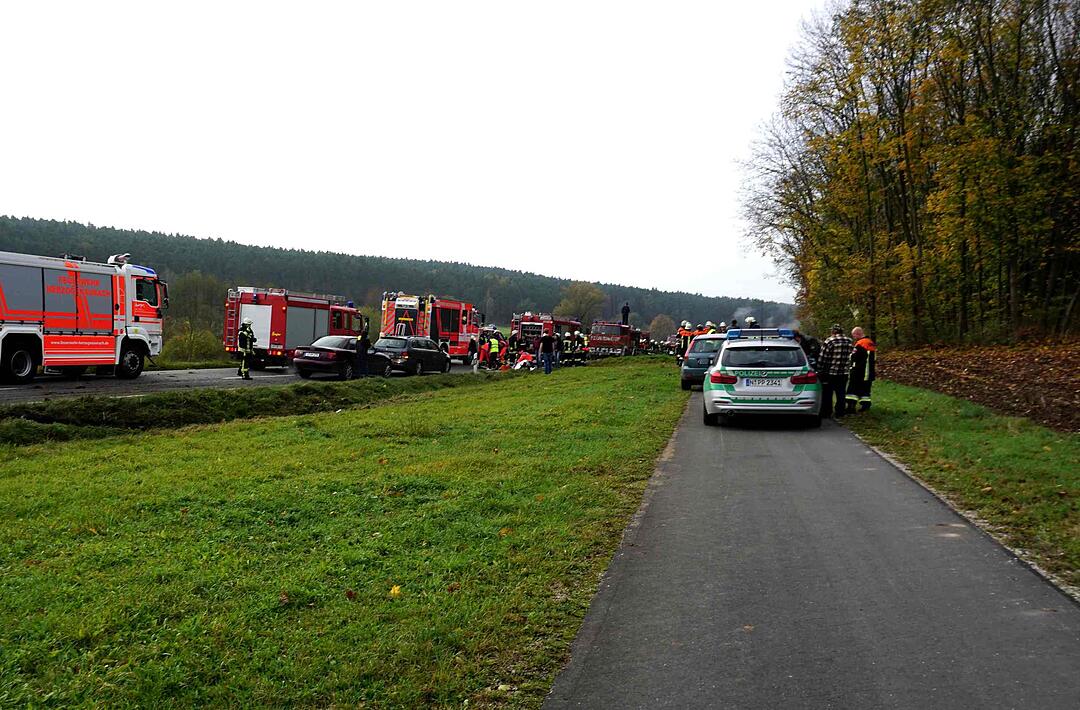 Unfall bei Neundorf - Corvette kommt von Straße ab