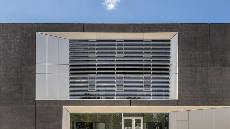 Neubau für das Zentrum für Mobilität und Energie der Hochschule für angewandte Wissenschaften Coburg (Ansicht Süd). Architektur: H2M Architekten, München. Besichtigung: Samstag, 29. Juni, 11 bis 13 Uhr, Friedrich-Streib-Straße 2. Dieter Leistner