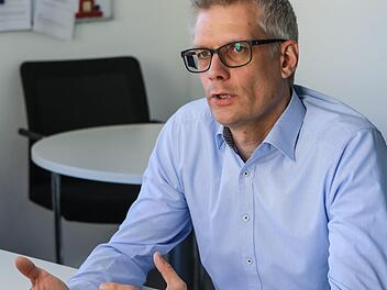 Forchheims Oberbürgermeister Uwe Kirschstein, während des Interviews in der FT-Redaktion Forchheim. Foto: Barbara Herbst