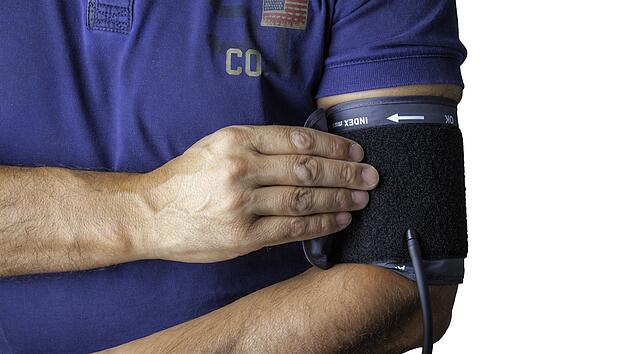 Stiftung Warentest bewertete viele günstige Blutdruckmessgeräte gut. Foto: geraldoswald62 /pixabay.com.