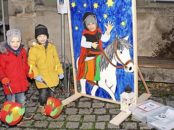 Julian (auf dem Pferd) hatte mit seinen Brüdern Yannick und Philipp mächtig Spaß. Foto: Evi Seeger