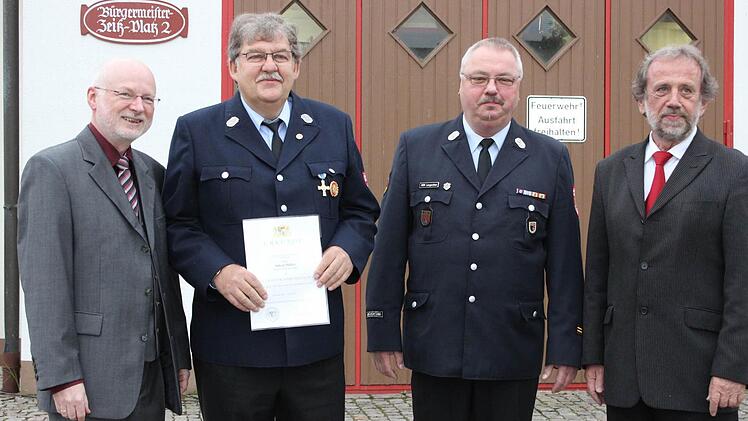 Große Ehre für Alfred Müller (2.v.l.)