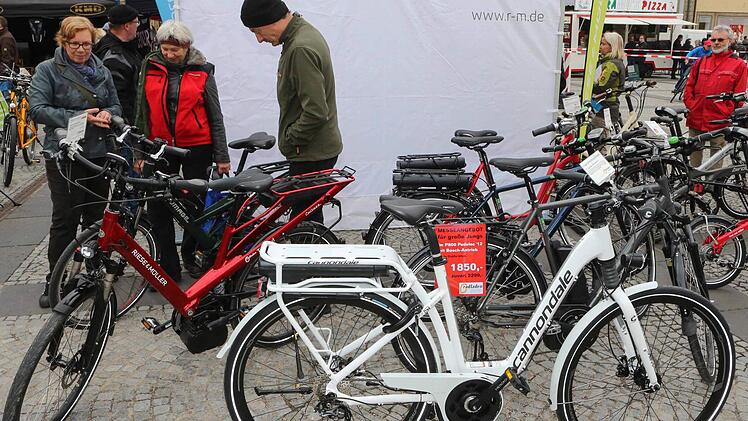 In den vergangenen Jahren ist die Nachfrage nach E-Bikes gestiegen - und auch auf der Fahrradmesse auf dem Maxplatz waren E-Bikes zu sehen. Foto: Harald Rieger