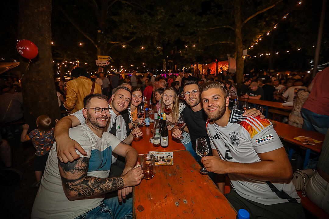 Impressionen vom größten Weinfest in Franken!