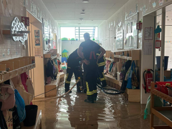 Kitar&auml;ume unter Wasser: Feuerwehreinsatz in Adelsdorf