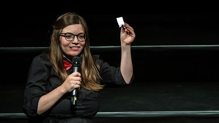 Mitreißendes Jubiläums- und Abschiedskonzert: Unter Leitung seines scheidenden Dirigenten Moritz Metzner begeisterte der Coburger Hochschulchor "Die Klangfänger" im ausverkauften Landestheater.Foto: Jochen Berger