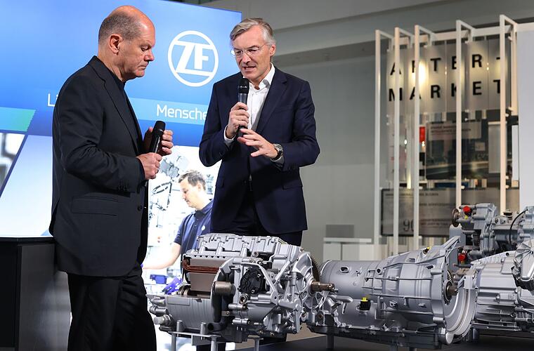 Wandel in der Autoindustrie - Scholz ist optimistisch