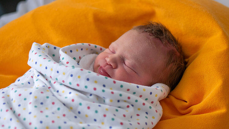 Franken: Diese Babys wurden an einem ganz besonderen Tag geboren - Jozefina, Lennox und Co.