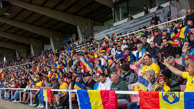 W&uuml;rzburg: &Ouml;ffentliches Training der rum&auml;nischen Nationalmannschaft