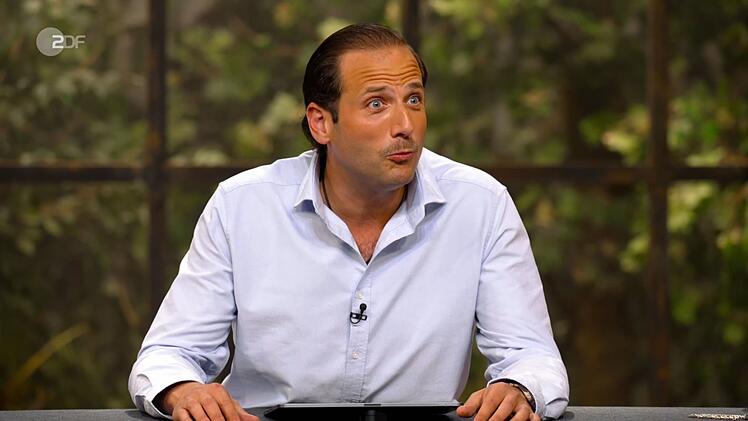 Im Händlerraum war die Begeisterung groß - unter anderem bei Julian Schmitz-Avila (Bild), der über den Einkaufspreis staunte ...