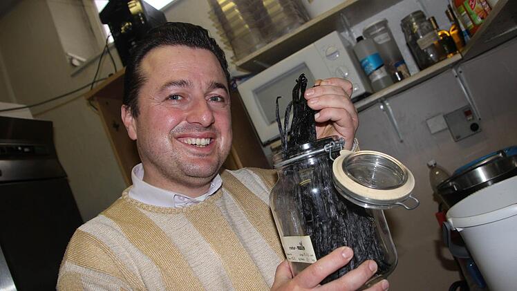 Ein ganzes Glas voller Vanilleschoten für original Zullo-Vanilleeis. Foto: Diana Fuchs