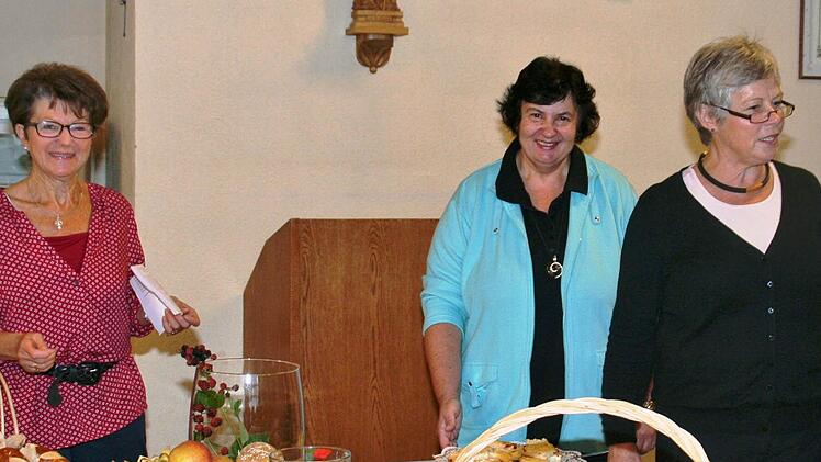 Freuen sich über den gelungenen Einstand: (von links) Stilla Wehner, Margot Markert und Elisabeth Kuhn.