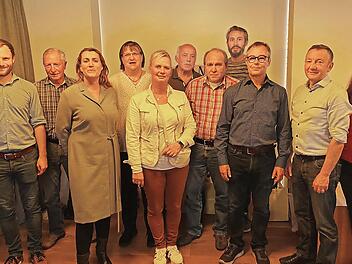 Der neue Vorstand wurde gewählt (v. l.): Martin Albert, Alfons Schumm (Ehrenvorsitzender), Ingrid Schlund-Engel, Sabine König, Rita Wolfschmitt, Johann Bähr, Hamit Halfeev, Daniel Jere, Kai-Uwe Schröder, Klaus Pfister und Sigrid Martin.