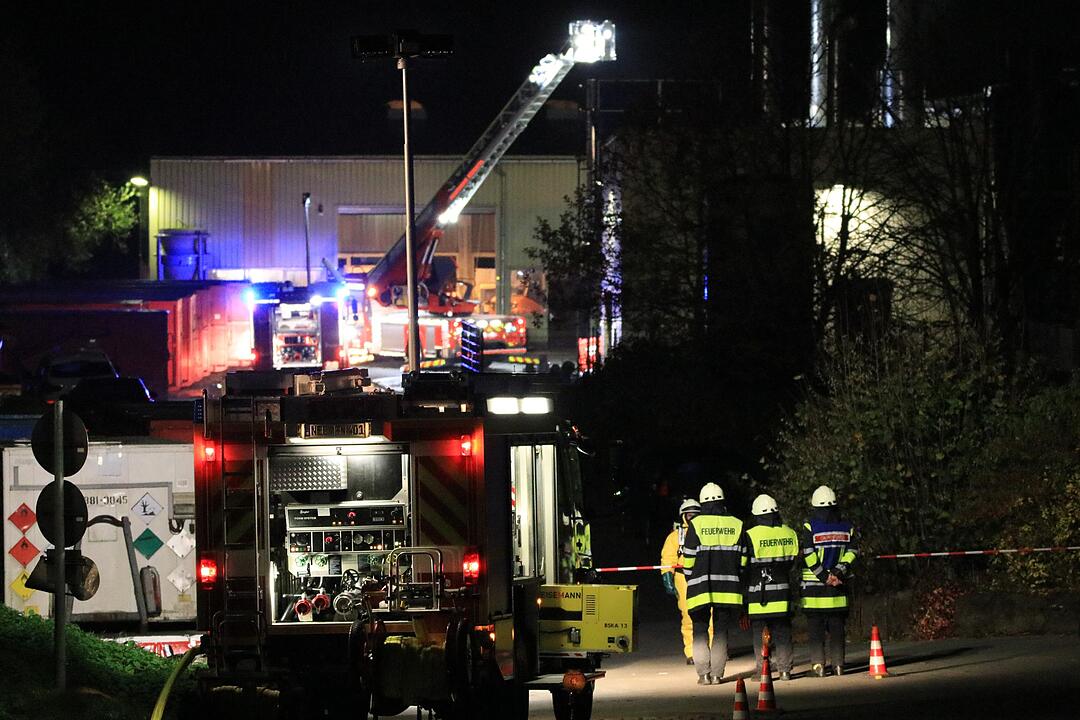 Rödental: Großbrand in Recycling-Betrieb
