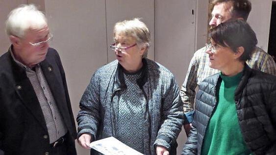 Immer wieder waren Dienstbesprechungen nötig. Von links: Karl-Heinz Müller, Jutta Gundel, Achim Kieser und Kerstin Ritz