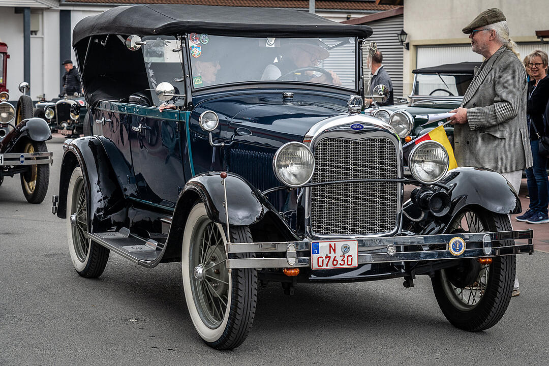 Einzigartige, historische Automobile aus der Vorkriegszeit konnten bewundert werden!