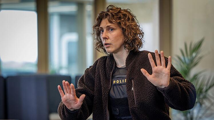 Dramatisches Finale: Beim Versuch, in einer Situation zu deeskalieren, ger&auml;t Polizistin Jenny (Anna Asp) in eine gef&auml;hrliche Lage.