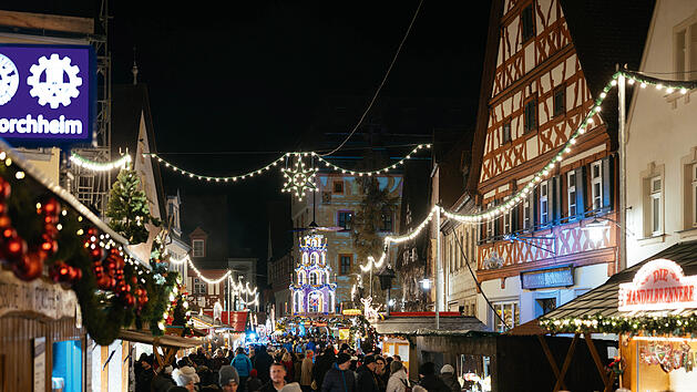 Forchheimer Weihnachtsmarkt 2026 verzaubert mit Lichterglanz und Budenzauber