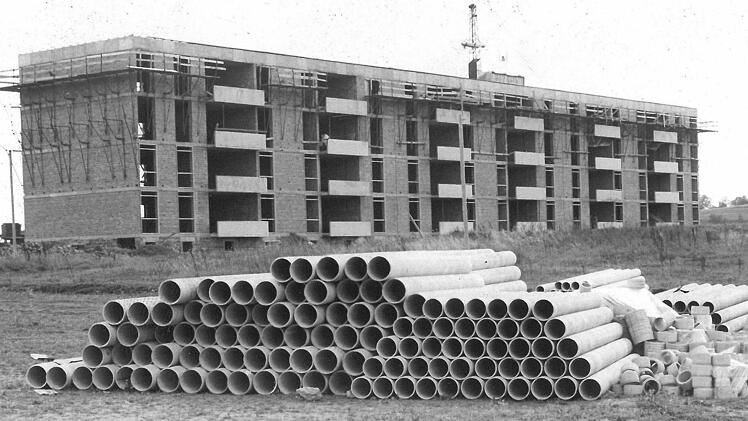 Dieses Mehrfamilienhaus mit 24 Wohneinheiten gehörte zu den ersten Häusern, die 1965 im "Demo" gebaut wurden. Fotos: CT-Archiv