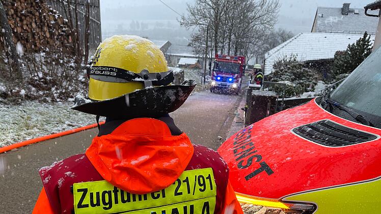 Garage f&auml;ngt Feuer: Brand schnell unter Kontrolle