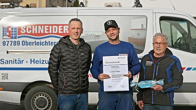 Auf dem Bild sind von links: Andreas Schneider, Dominik Takacs und Wilhelm Schneider.