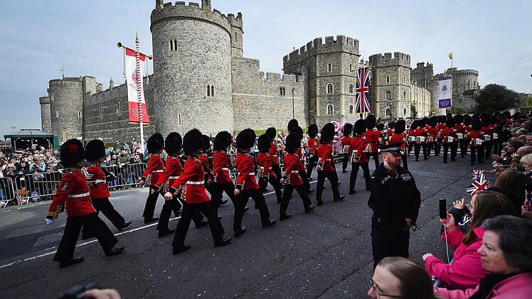 Wachablösung an Schloss Windsor Foto: dpa