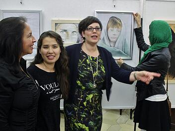 Erlebtes wird zum Bild:  (von links) Ana Maria Benevides Werner, Golnessa Youseffi, Laura Schmidt und Marzih.Werner Vogel