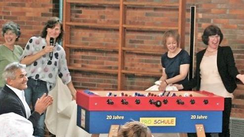Barbara Zemann, B&uuml;rgermeister Ludwig Nagel und die fr&uuml;heren Vorsitzenden Uta Franzisky, Gudrun D&ouml;rpholz-Friedrich und Heike Reinersmann (von links) bei der Jubil&auml;umsfeier Foto: privat