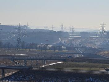 Die Region ist schon genug mit Infrastrukturprojekten belastet, finden Bürger und Politiker und wehren sich gegen weitere Stromtrassen-Pläne.CT-Archiv, Rainer Lutz